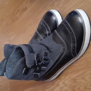 UGG Australia black gray boots sz 9
